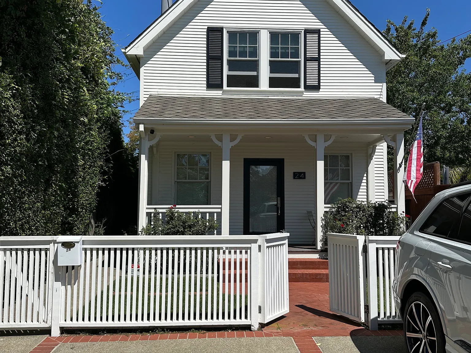 24 Magnolia Ave — Photo 1