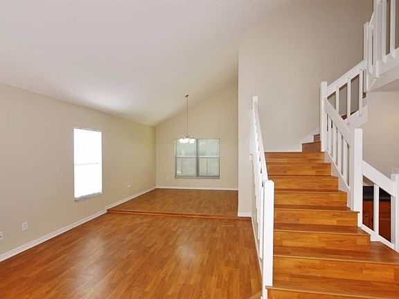 3rd image of 2233 Fairglenn Way
