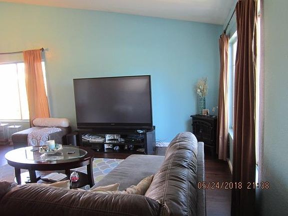 2nd image of 10957 Live Oak Ln