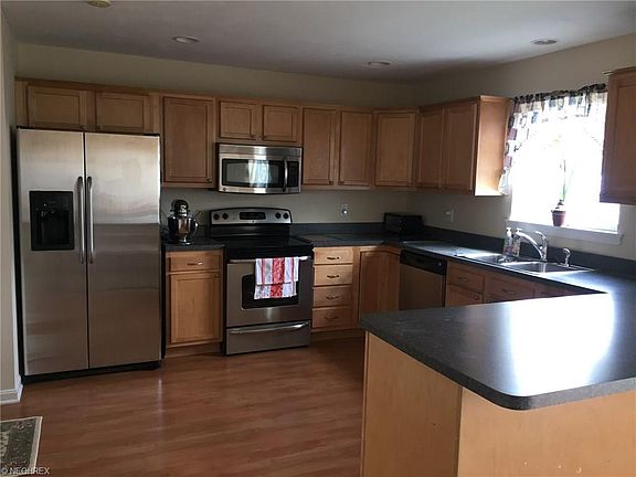 5th image of 3015 Heresford Dr