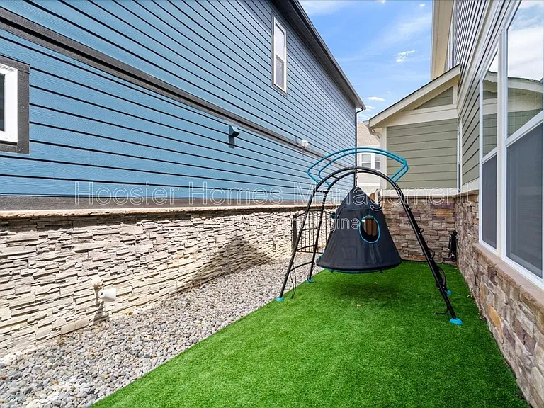 9239 Hawley Dr — Photo 4