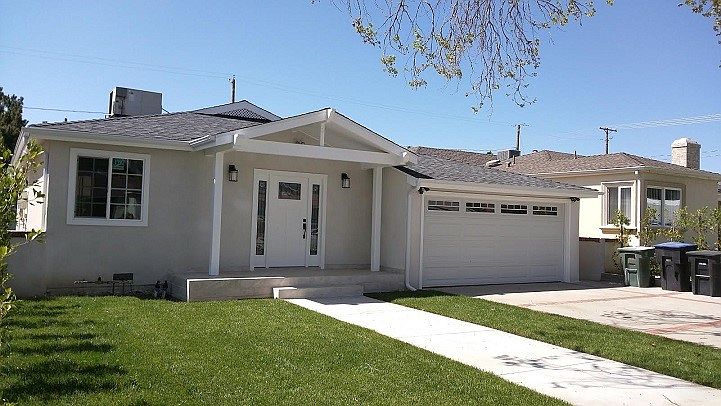1st image of 421 N Mariposa St
