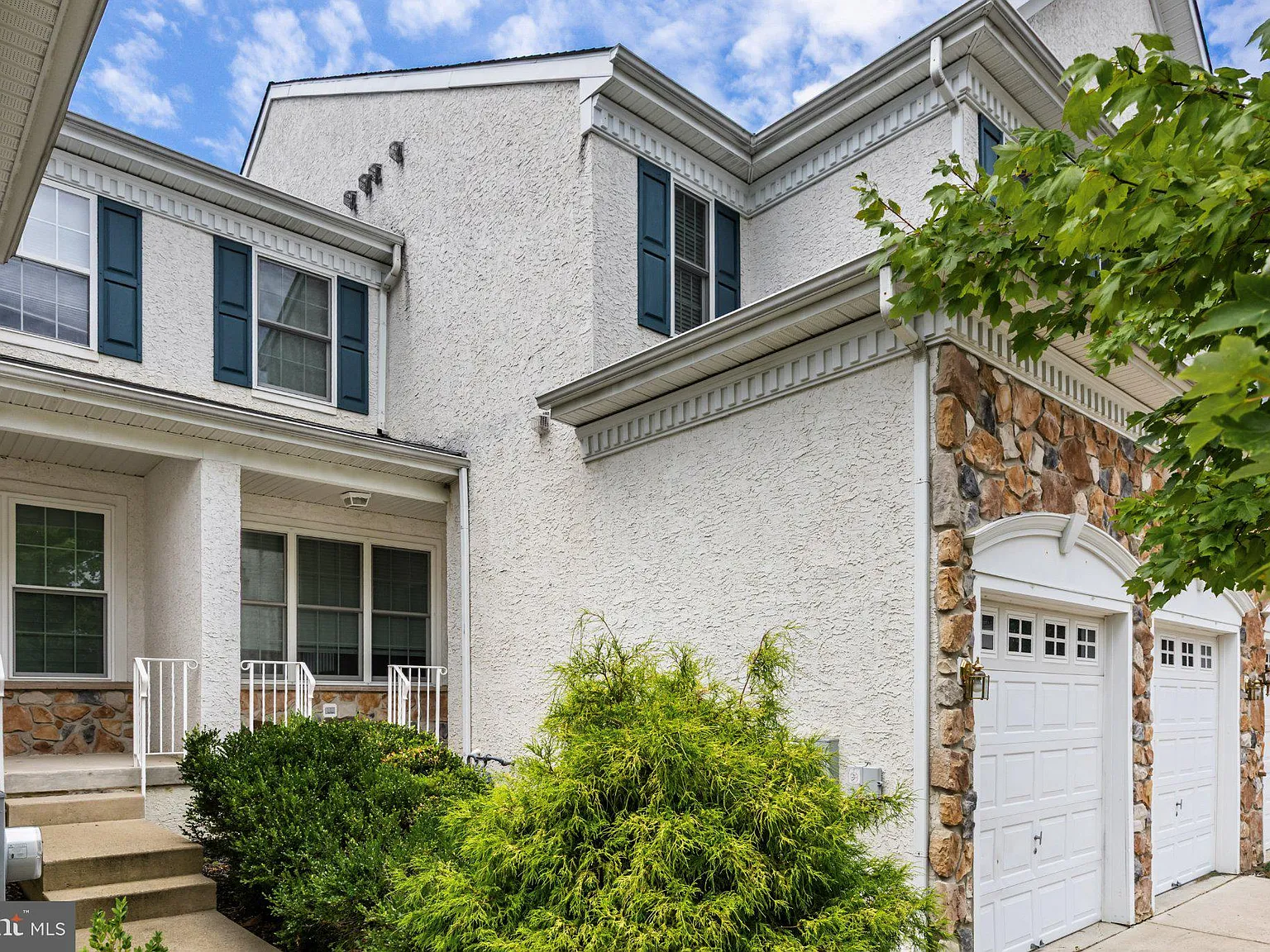 3 bed, 2.5 bath, 3016 sqft, $3,500 — Photo 3
