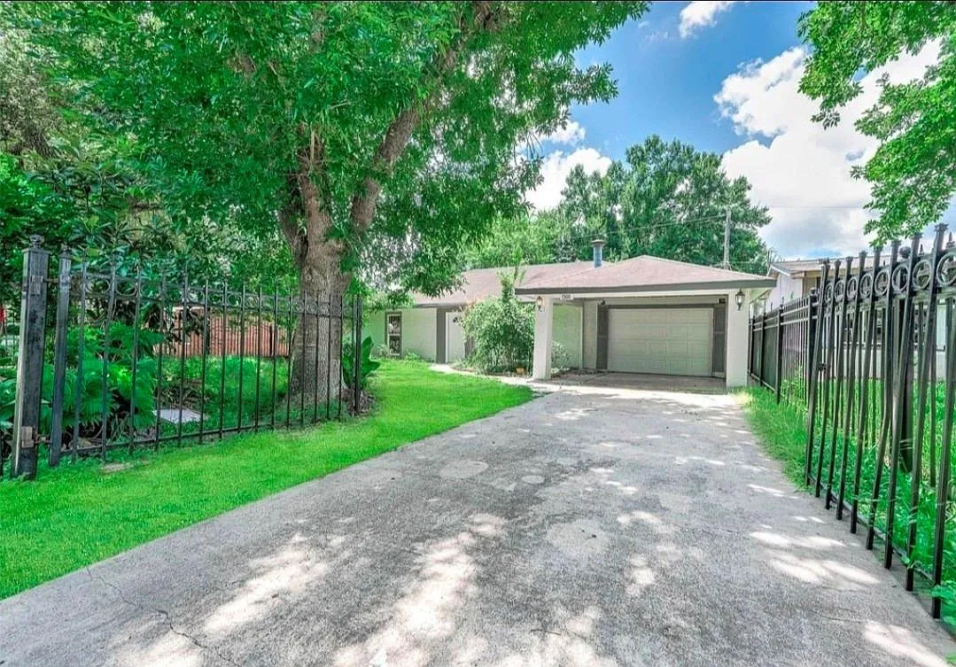 3 bed, 2.0 bath, 1200 sqft, $1,780 — Photo 2