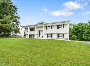 7 Sturr Ln, Florida, NY 10921