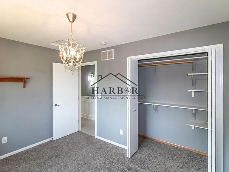 5385 Florence Dr NW — Photo 9