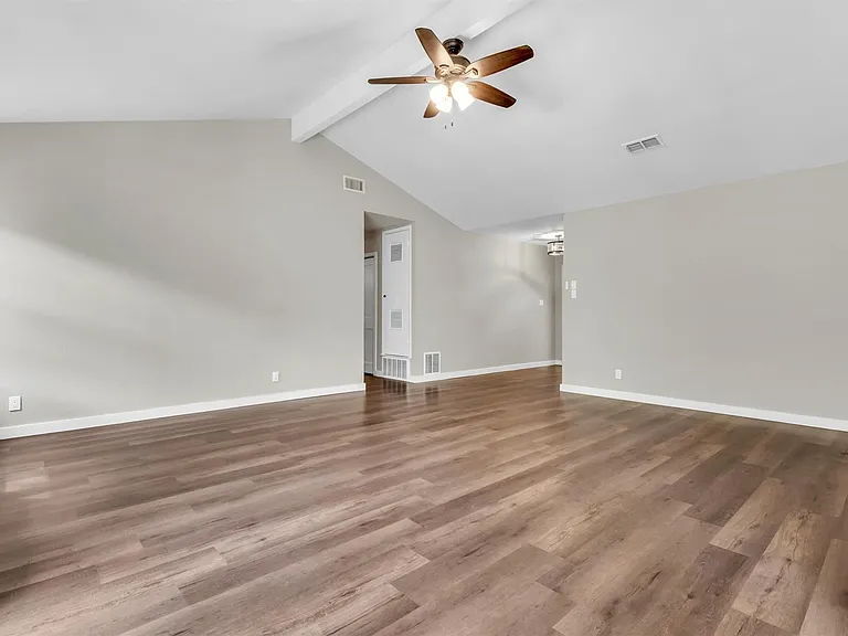 4805 Gerona Dr — Photo 2