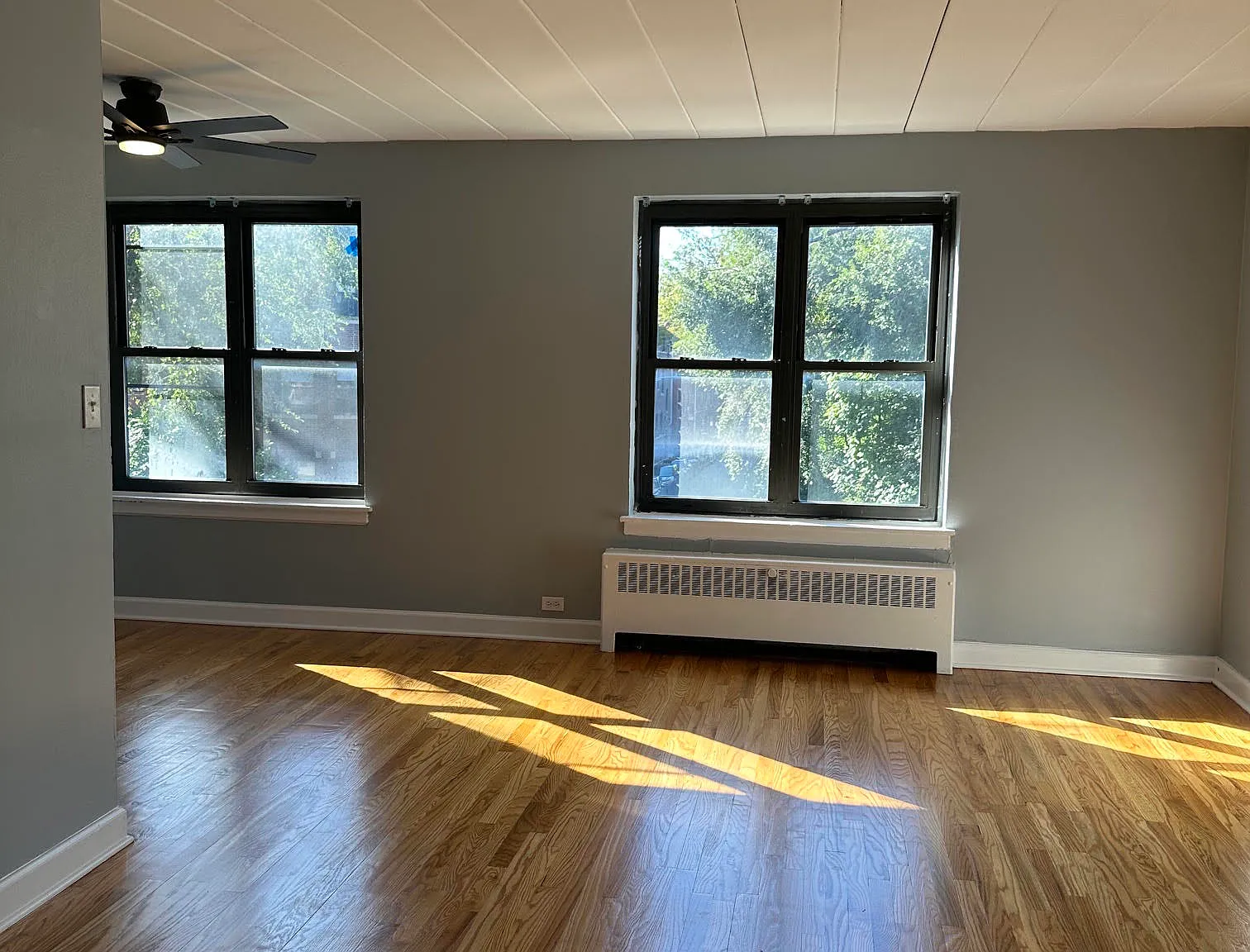 2 bed, 1000 sqft, $1,900 — Photo 1