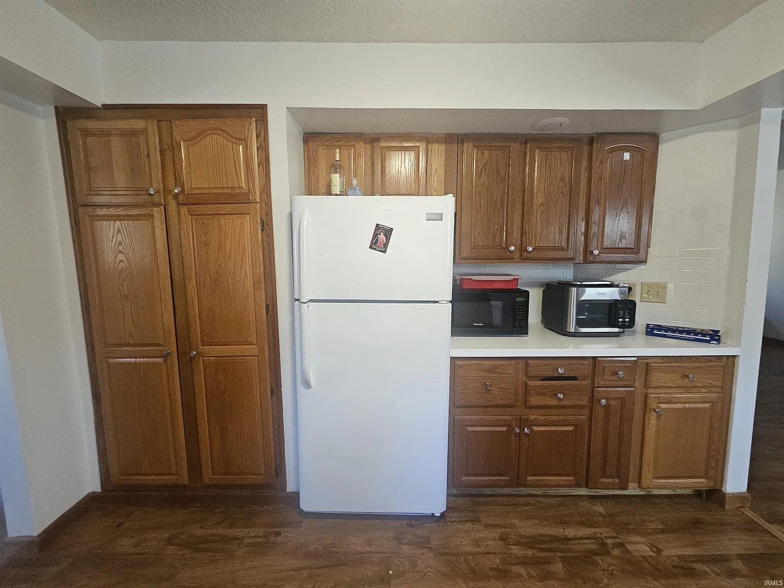 4 bed, 2.0 bath, 2096 sqft, $2,500 — Photo 3