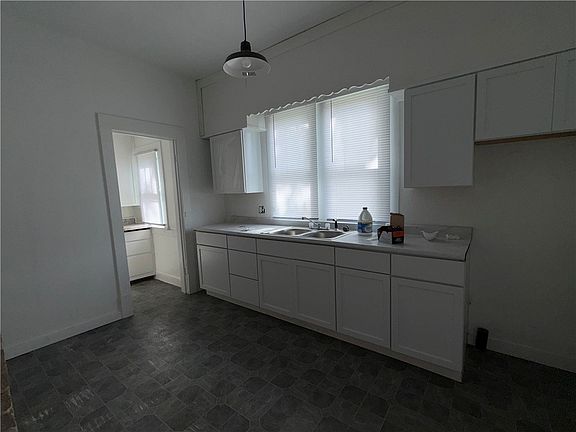 2nd image of 680 W Grand Ave