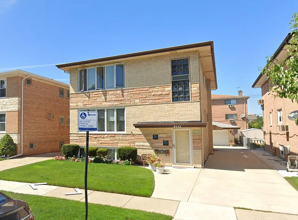 8532 W Berwyn Ave #2