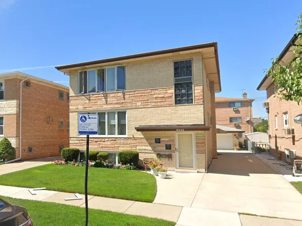 8532 W Berwyn Ave #2, Chicago, IL 60656