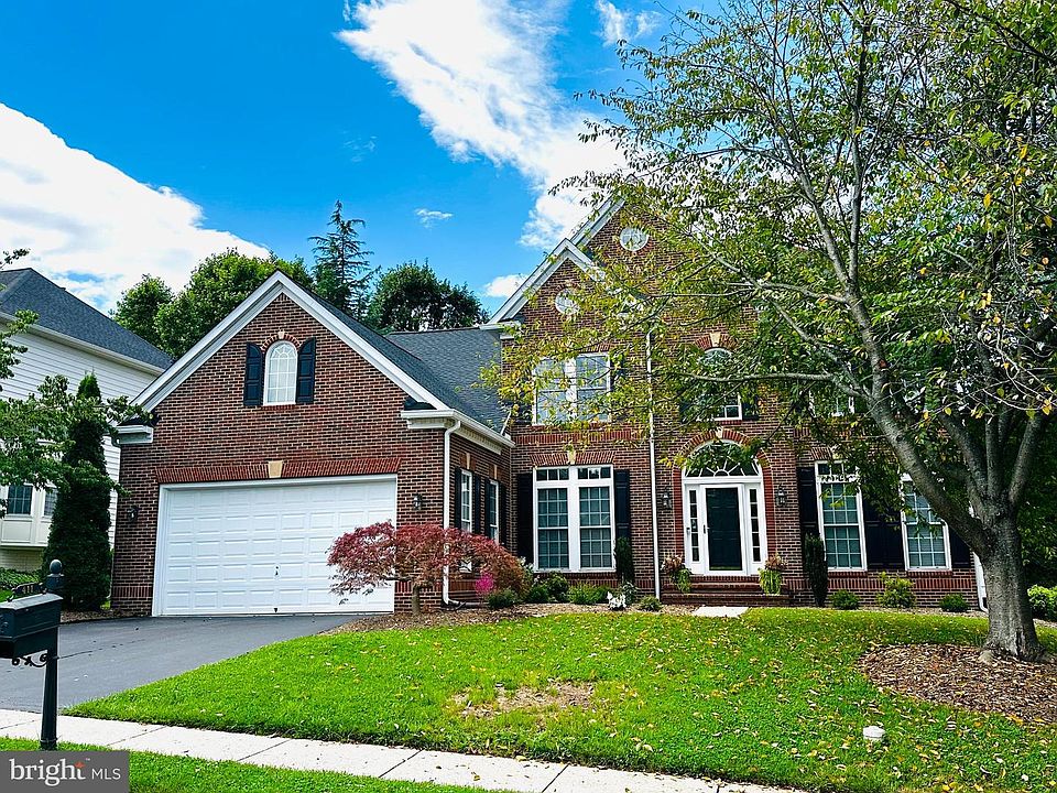 1st image of 411 Glenbrook Dr