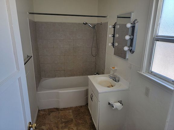 5th image of 2120 N D St APT 8