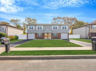 54 Evergreen St #A, West Babylon, NY 11704