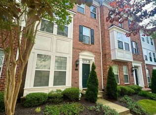 19 Steeplechase Dr, La Plata, MD 20646