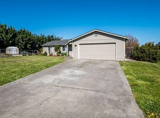 250 N 1st St, Talent, OR 97540