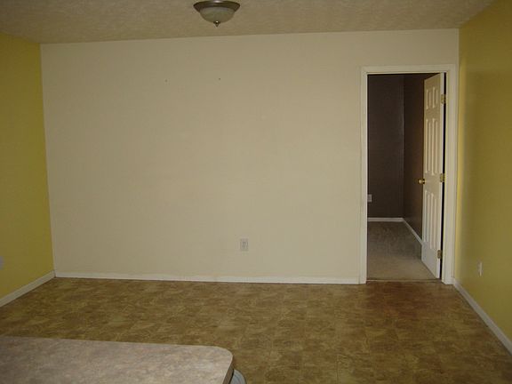 3rd image of 8128 Royal Elm Dr