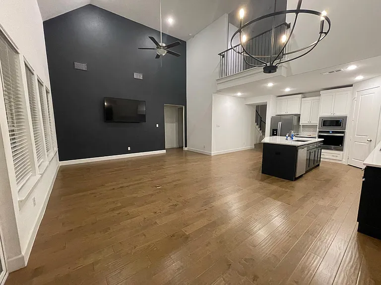 922 Leola Ln — Photo 11
