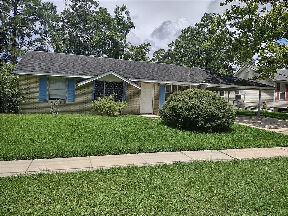 1st image of 2943 Camellia Dr