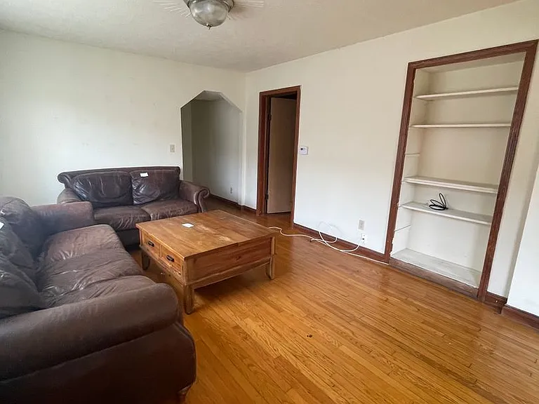 65 E Norwich Ave — Photo 25
