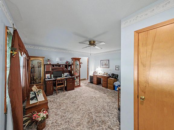 2nd image of 1223 Brookview Dr