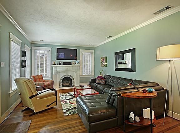 2nd image of 922 Salmon Dr