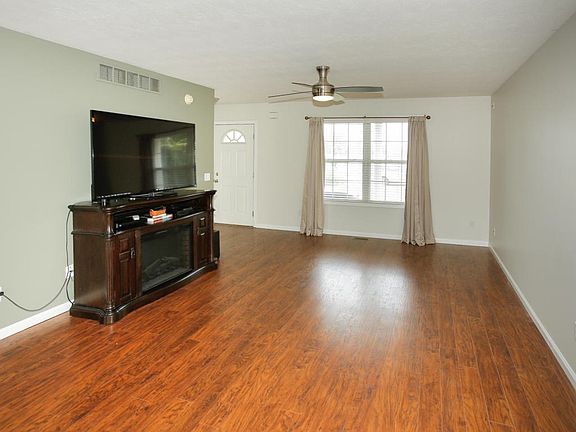 8972 grape holly st-104