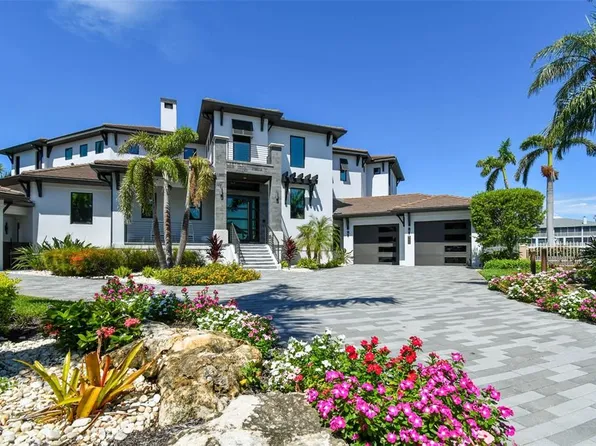 206 6th St E, Tierra Verde, FL 33715