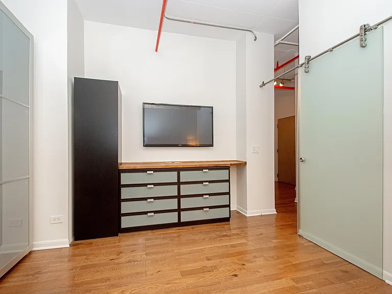212 E Cullerton St #408 — Photo 7