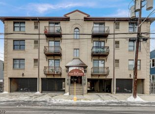 45-51 Gotthardt St APT B4, Newark, NJ 07105
