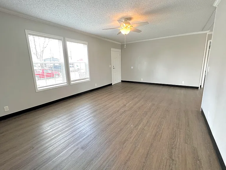 205 S Elm St — Photo 38