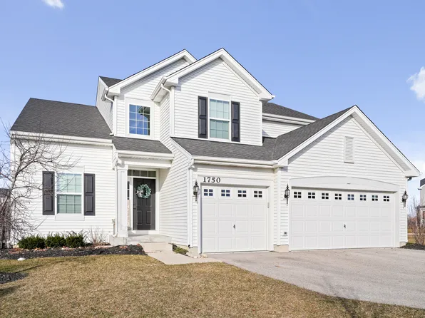 1750 Wentworth Dr, Volo, IL 60020