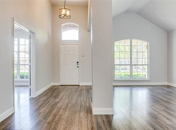 5th image of 6611 Lake Meadow Ln