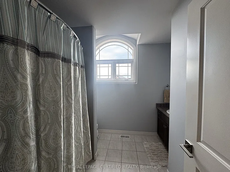 252 Westbank Trl — Photo 22