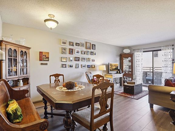 3rd image of 78 10th St E Unit 403