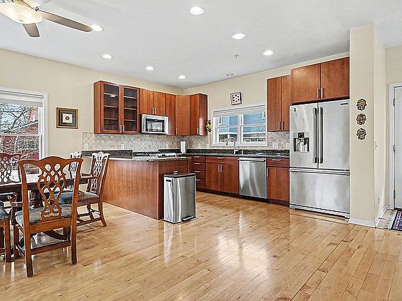 3rd image of 560 Little Lake Dr Unit 21