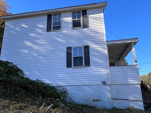 5th image of 39 Spruce St