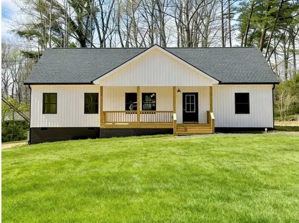 1532 Harvest Dr, Winston Salem, NC 27101