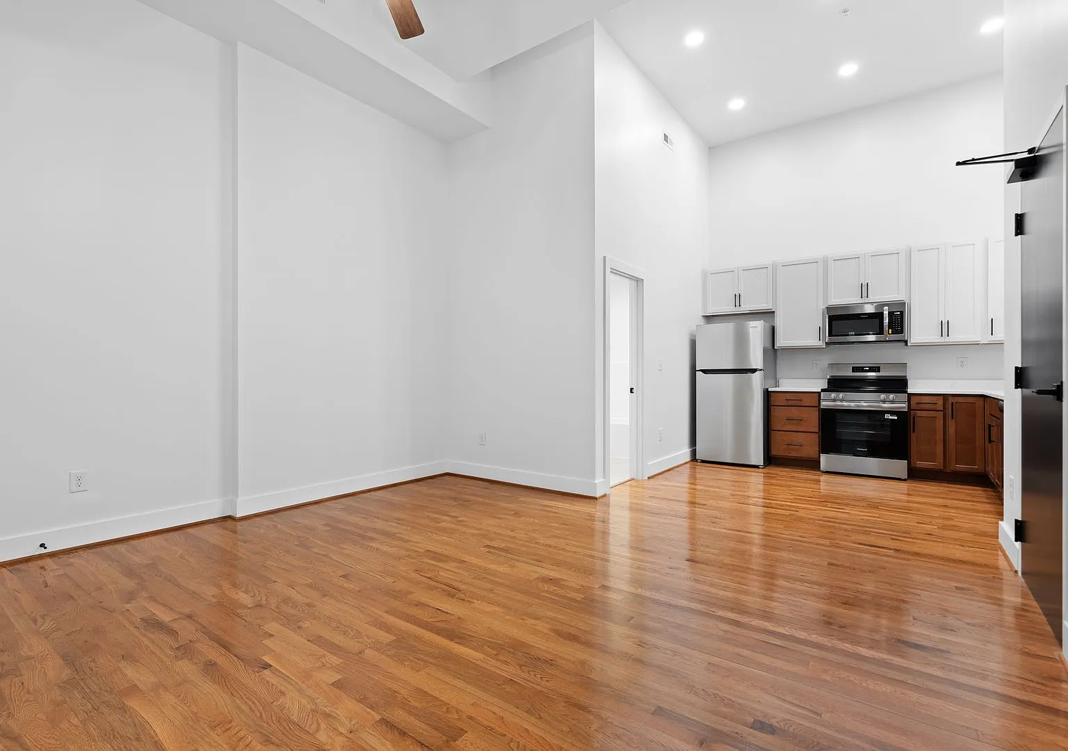 2033 W Broad St — Photo 4