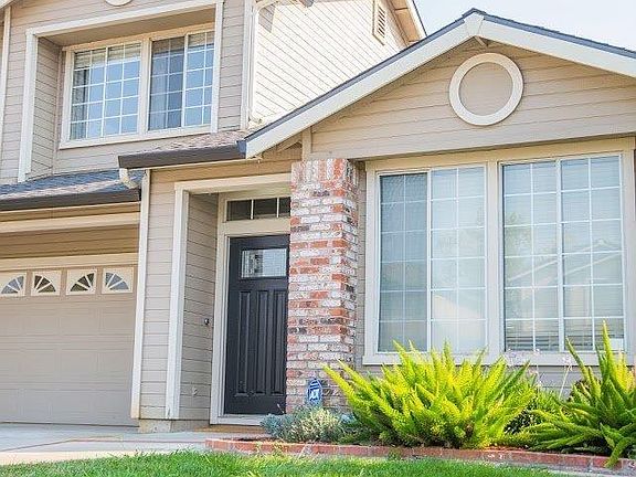 4th image of 800 Lyonia Dr