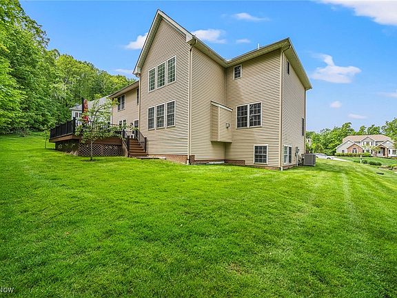 5th image of 8041 Daisy Hill Ct