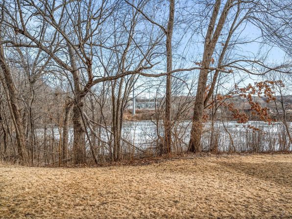 1426 McAndrews Rd E #30, Burnsville, MN 55337