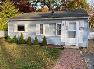 725 Bay St, Springfield, MA 01109