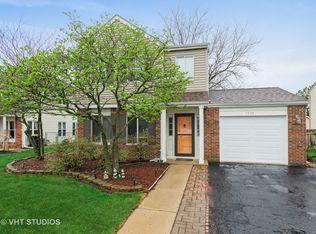 1316 Spring Valley Dr, Carol Stream, IL 60188