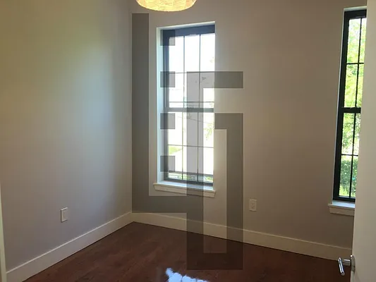 Rented by Loom Group | media 19