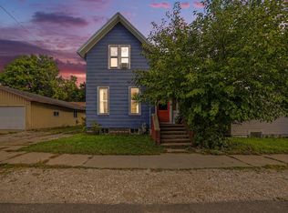 248 6th Ave, Manistee, MI 49660