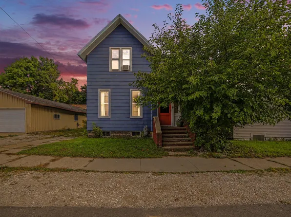 248 6th Ave, Manistee, MI 49660