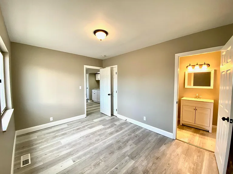 9 Linwood Ave #4 — Photo 9