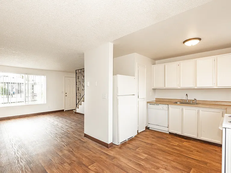 Cinnamon Square Apartments — Photo 8